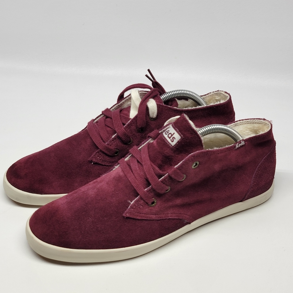 Keds Champion Chukka low rise Sneakers Sz9 MEN  Burgundy color the shoes are in